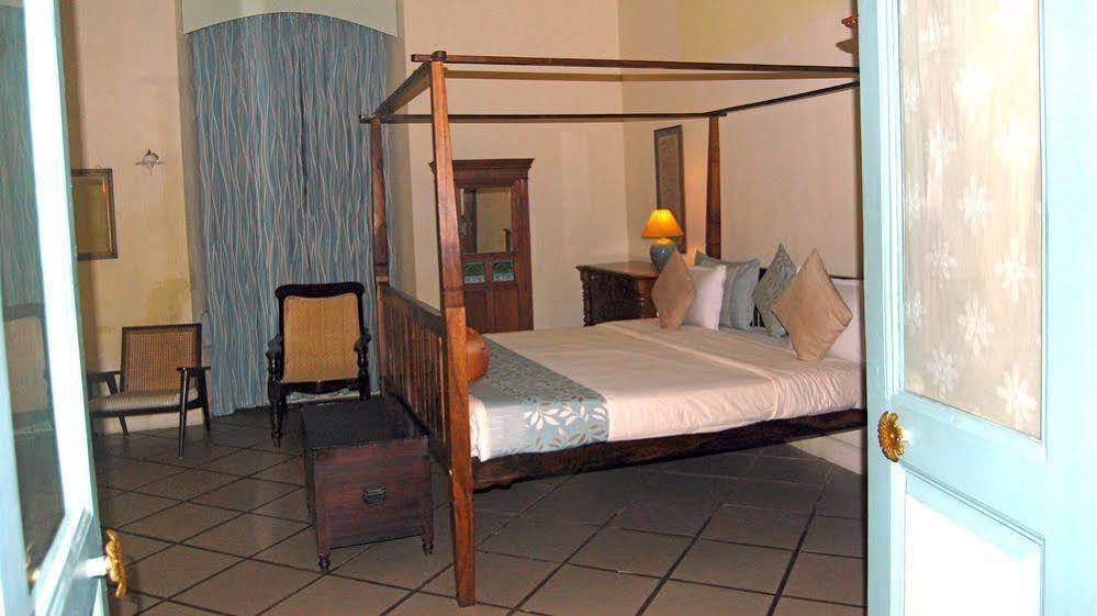 Hotel Du Parc Пондичерри Экстерьер фото